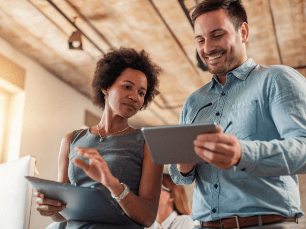 HR with InnovaHR